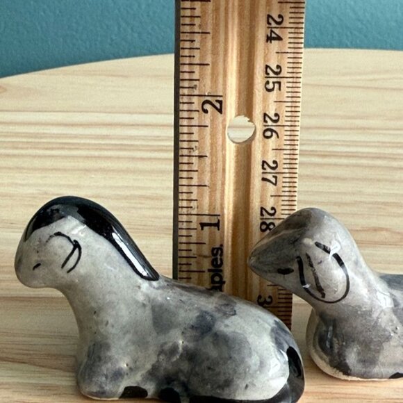 2 Vintage Mexican Nativity Handmade Ceramic Sheep Figurines Blue White Gray Mini - Picture 8 of 10